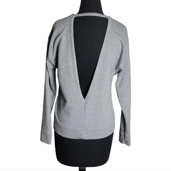 Nike versa dri fit open back gray sweatshirt size XS - Picture 2 of 8